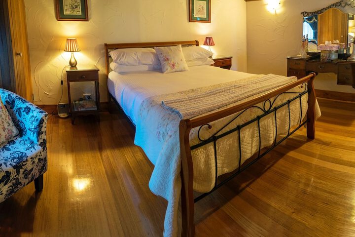 Room 2 of 67