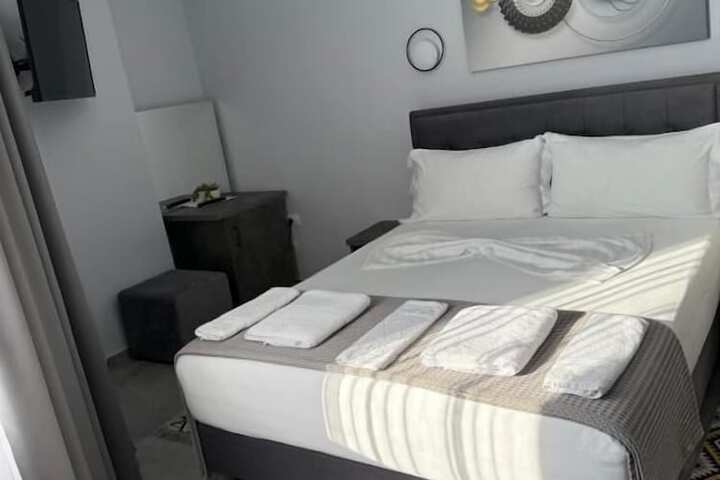 Room 12 of 36