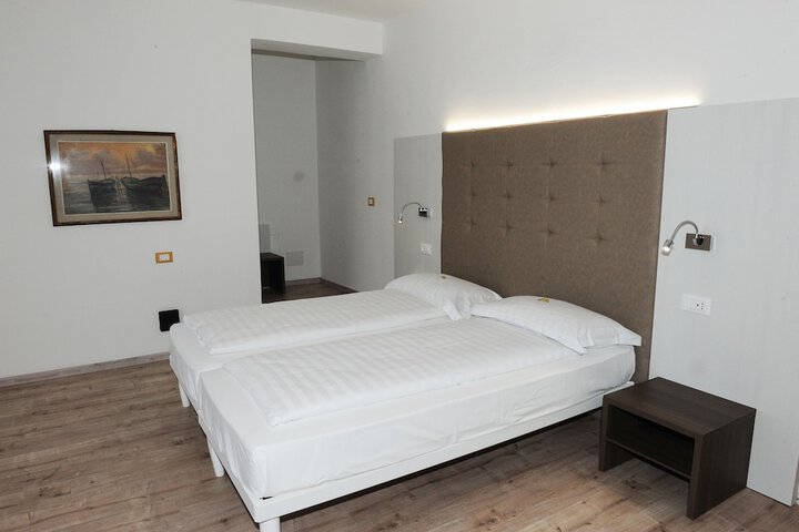 Room 16 of 71