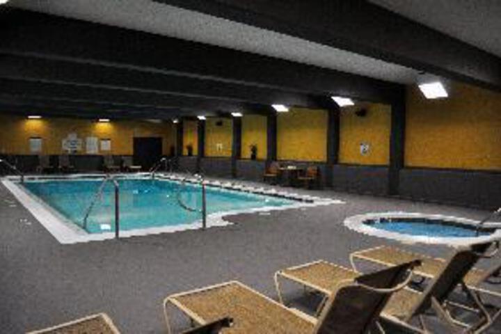 Pool Hotel