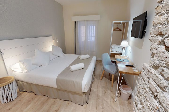 Room 7 of 35