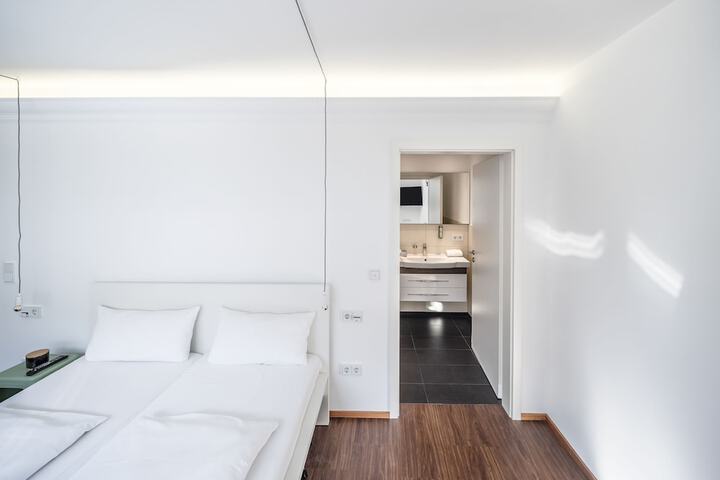 Room 50 of 61