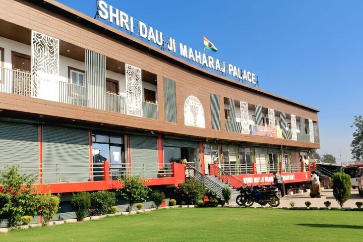 Hotel Shri Dauji Maharaj Palace