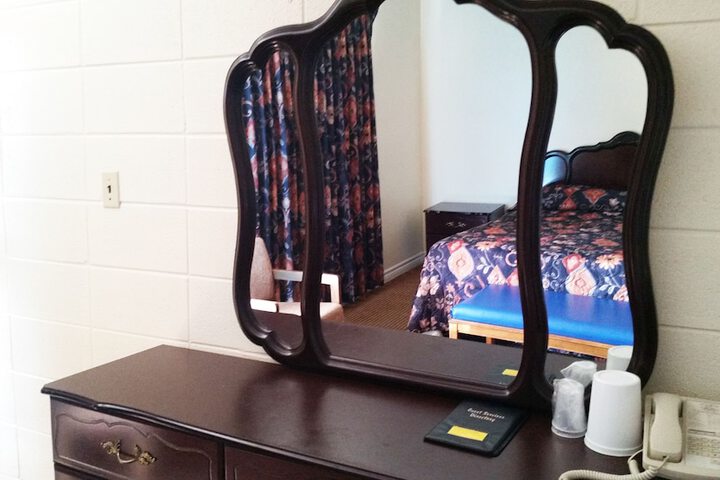 Room 4 of 56