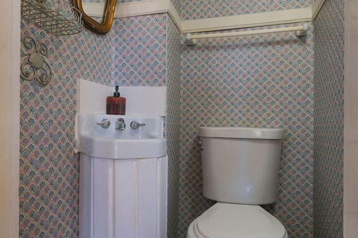 Room 24 of 51