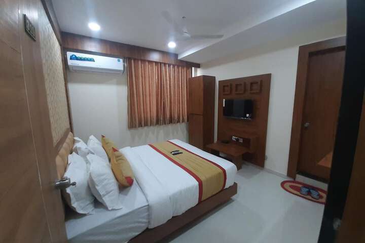 Room 18 of 37