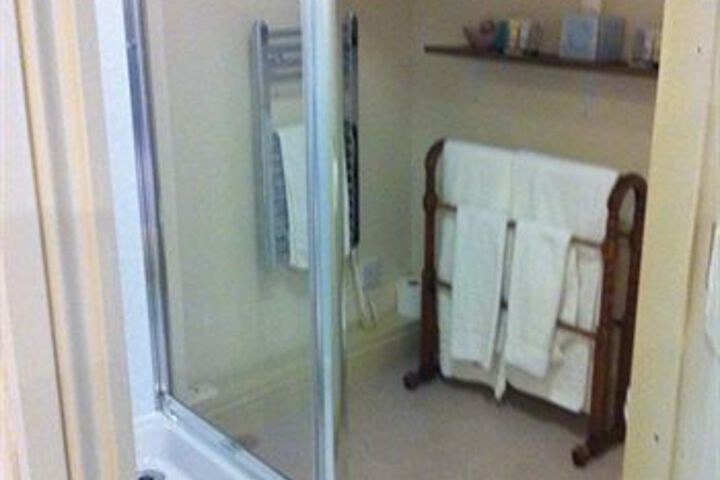 Room 4 of 19