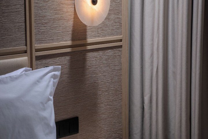 Room 5 of 105