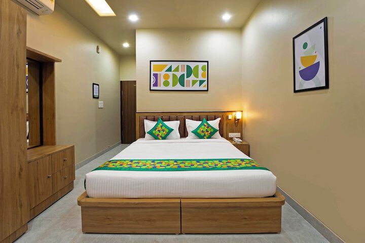 Room 8 of 31