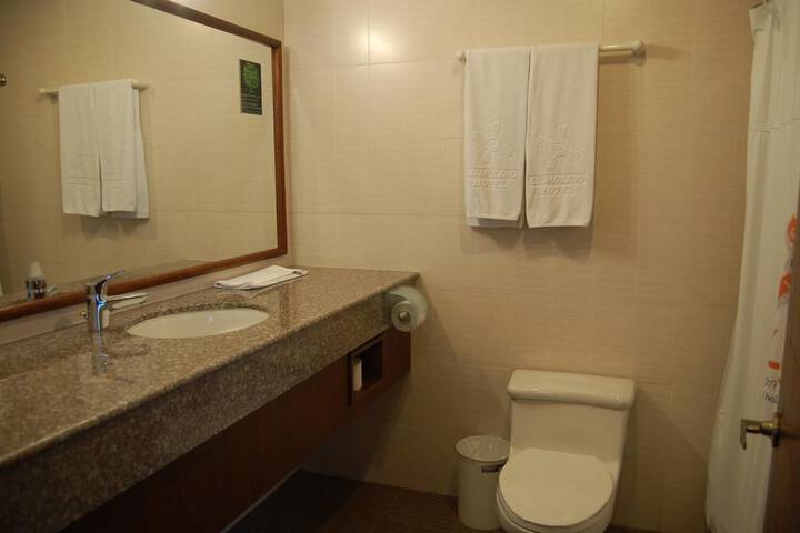 Room 33 of 39
