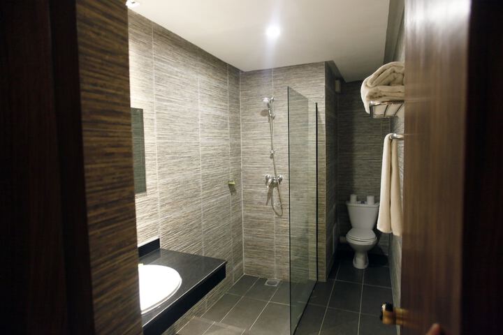 Room 13 of 20