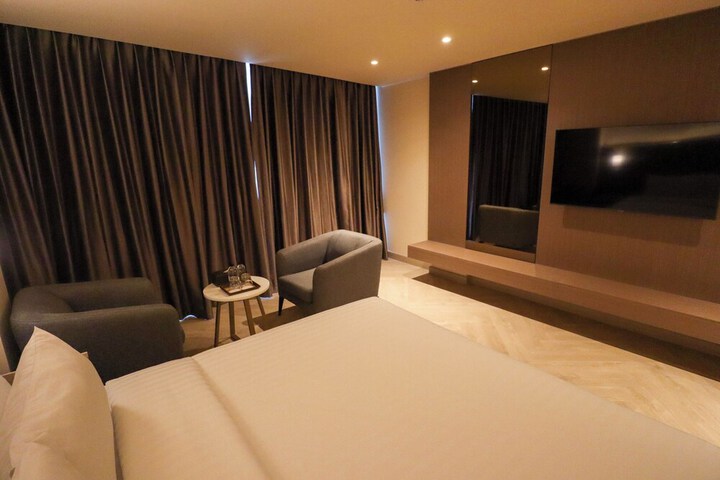 Room 22 of 103