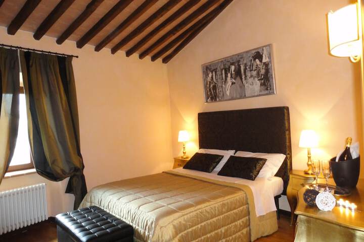 Room 4 of 95