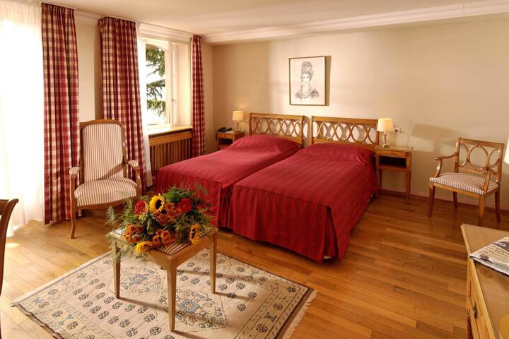 Room 3 of 32