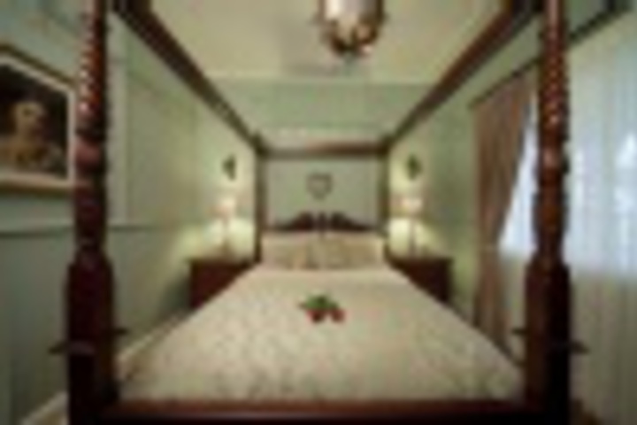 Room 4 of 108