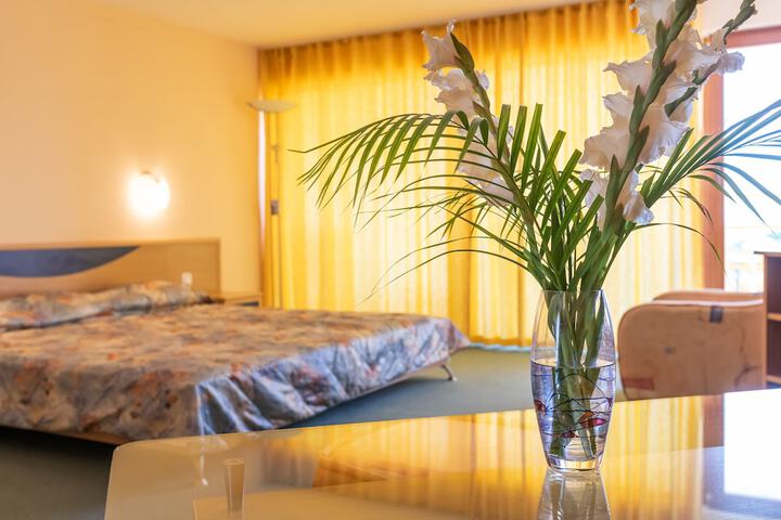 Room 7 of 46