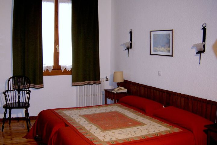 Room 2 of 39