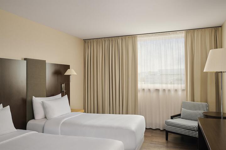 Room 17 of 49