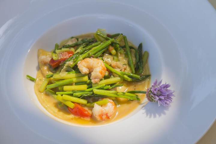 Dining 42 of 67