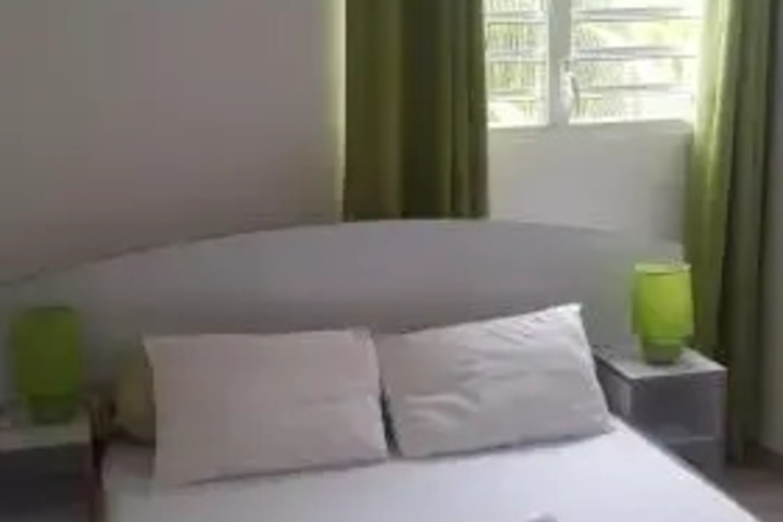 Room 4 of 13