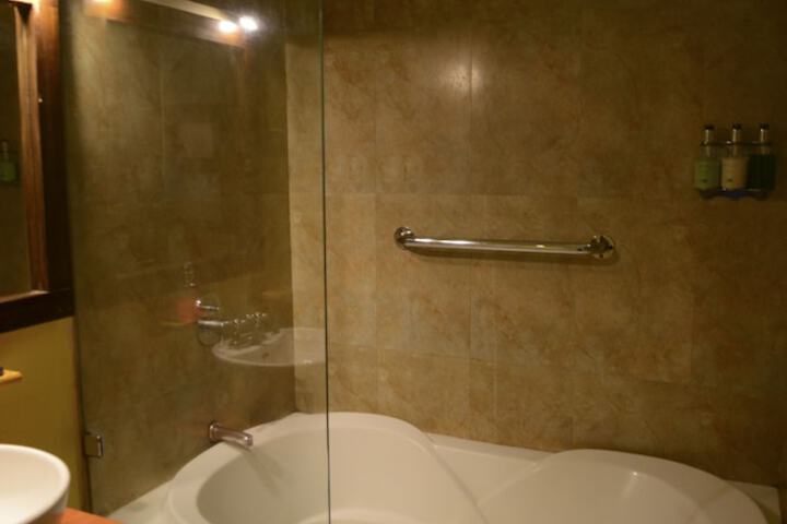 Room 53 of 81