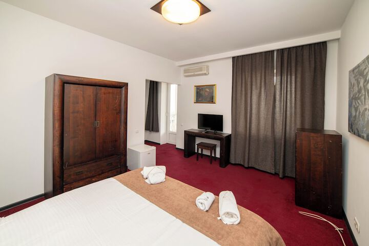 Room 14 of 26