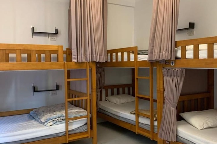 Room 12 of 61