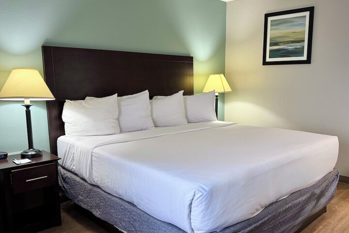 Room 27 of 118