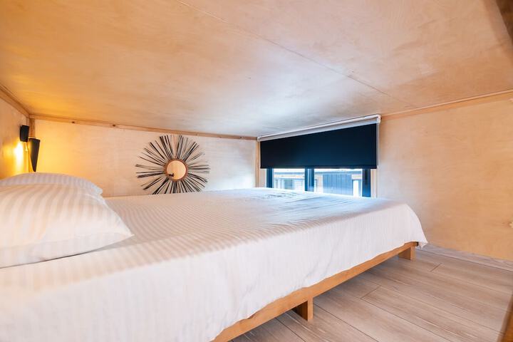 Room 11 of 31