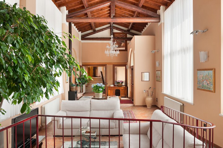 Hotel Interior 2 of 115