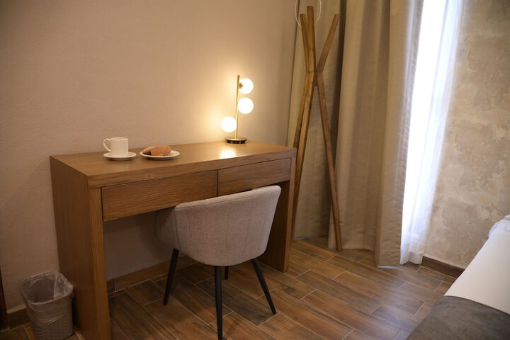Room 16 of 86
