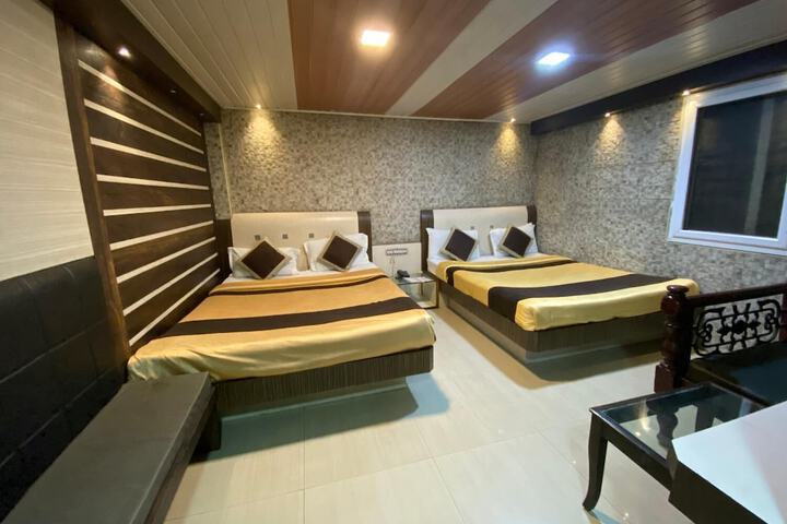 Room 4 of 24