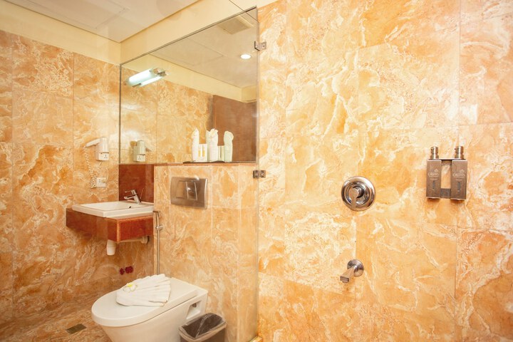 Room 35 of 178