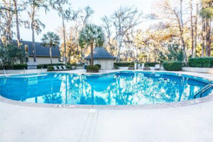 Pool 21 of 37