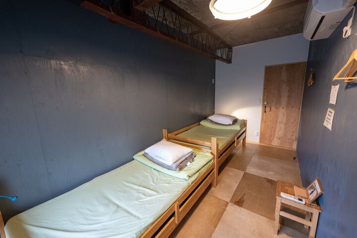 Room 22 of 42