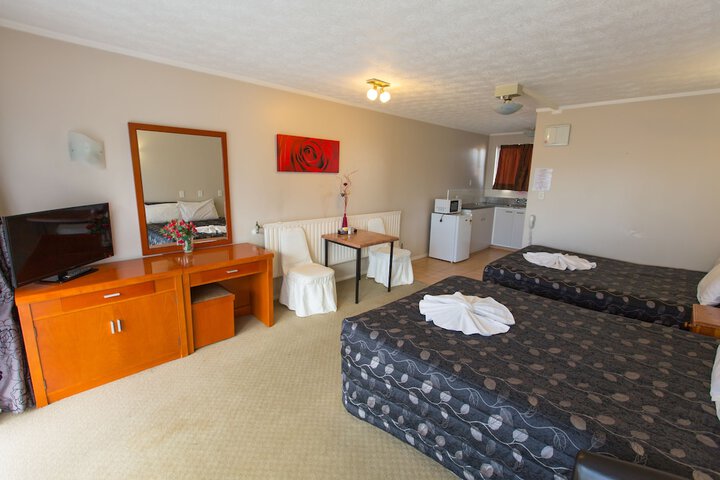 Room 4 of 43