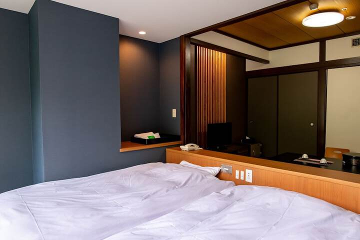 Room 30 of 127