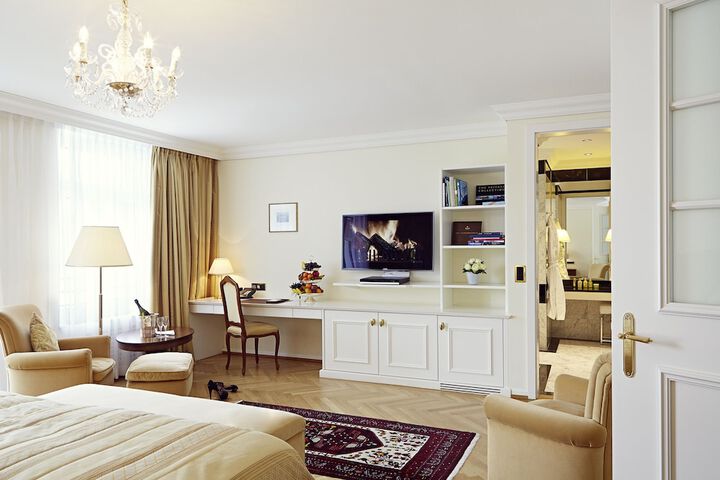 Room 42 of 138