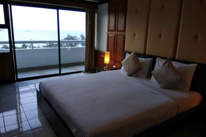Room 14 of 59