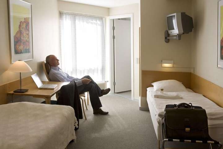 Room 10 of 49