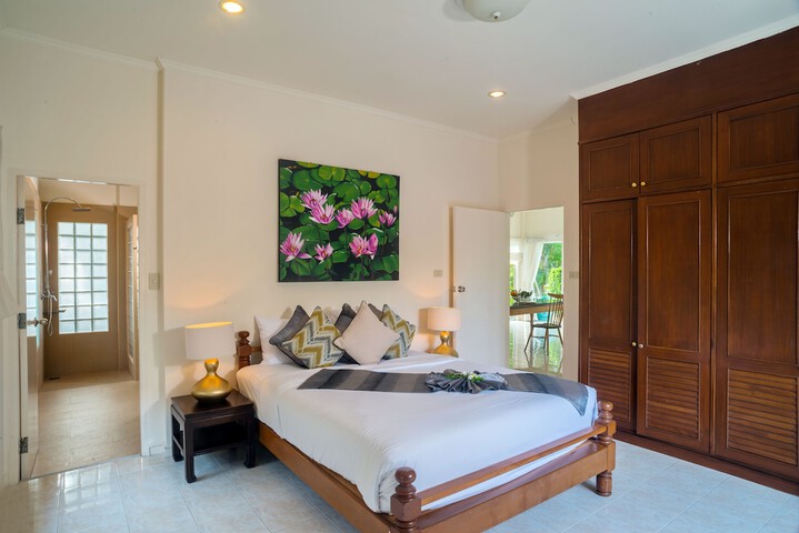 Room 16 of 50