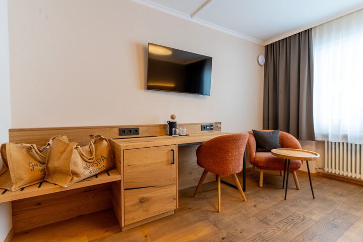 Room 30 of 144