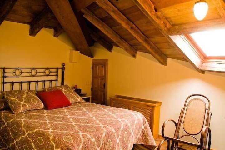 Room 3 of 32