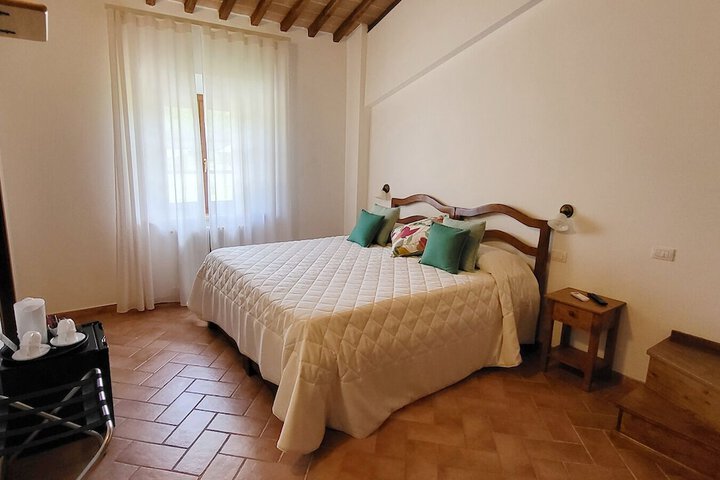 Room 7 of 28