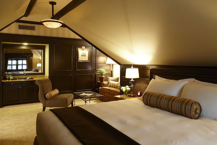 Room 27 of 89