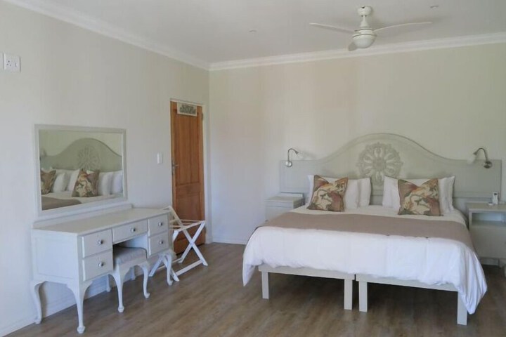 Room 28 of 128