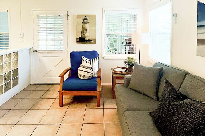 Room 9 of 25