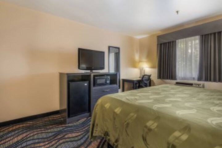 Room 6 of 14