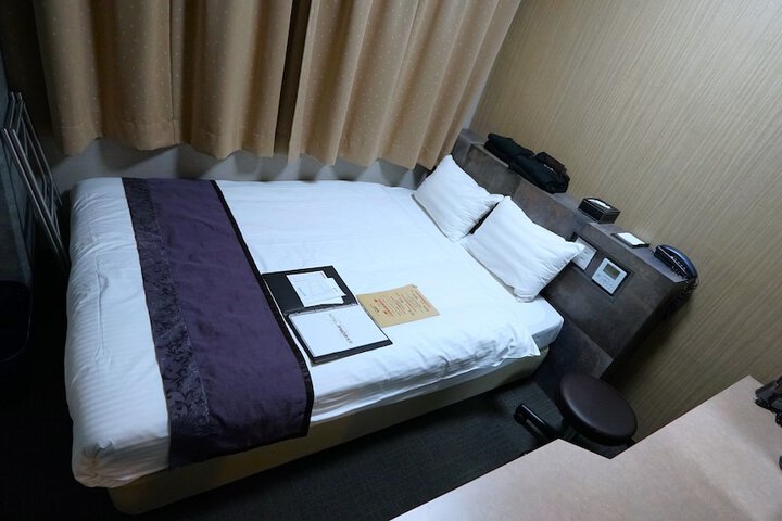 Room 22 of 120