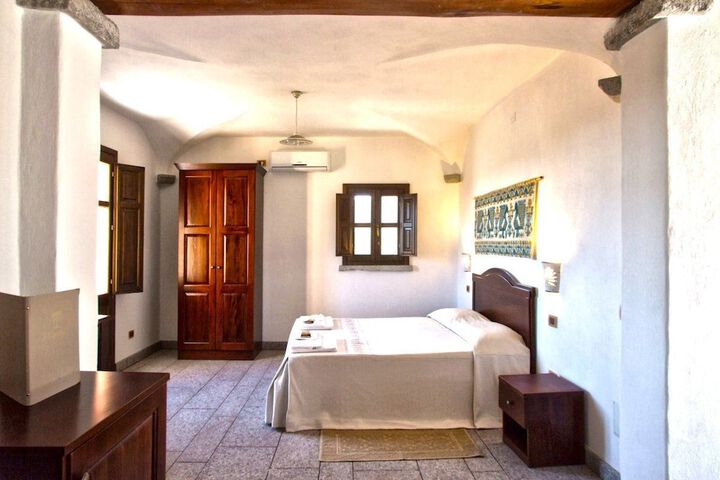 Room 4 of 41